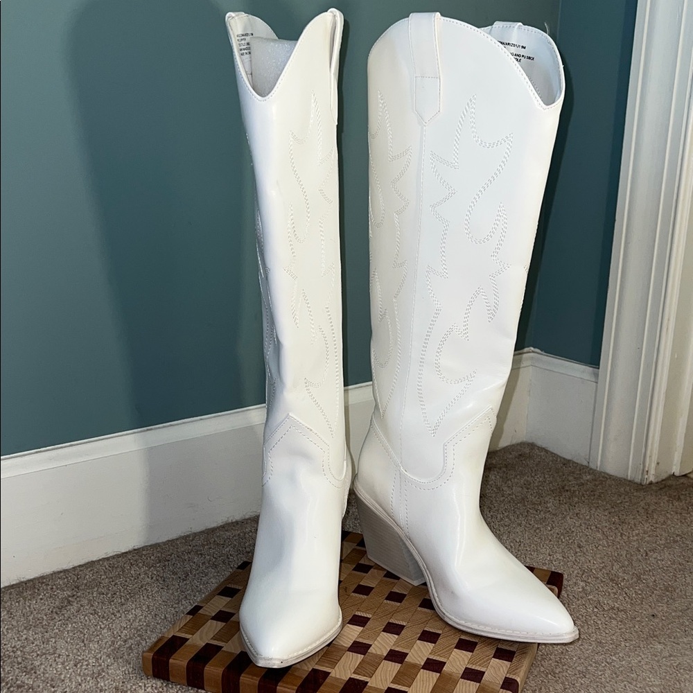 Madden Girl White Faux Leather Knee High Western Cowboy Boots Block Heel Size 9M